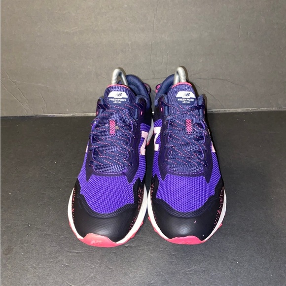 New Balance - Picture 2 of 6